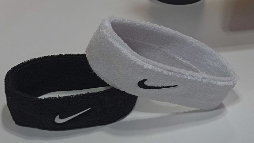 Повязка от бренда найк