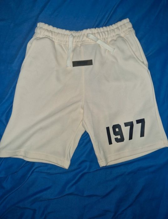 Pantaloni scurti essentials