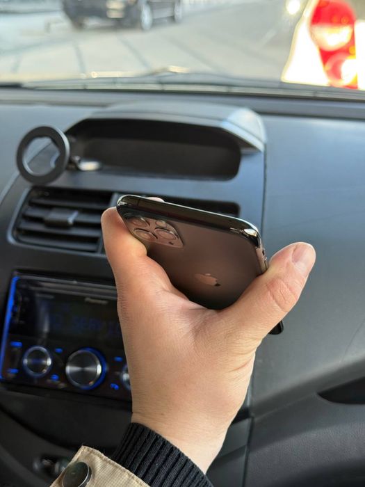 Iphone 11 Pro 64gb Xolati ideal hama joyi ishlidi yomkst 75 radnoy