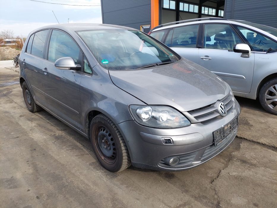Dezmembram Volkswagen Golf plus, an 2008, motor 1.9 tdi, DSG