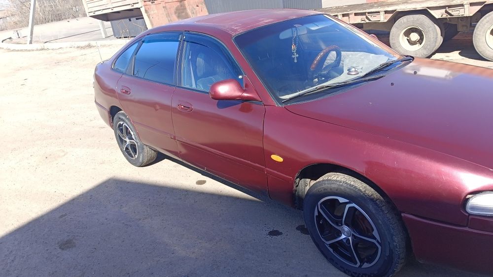 Продам Мазду кронус