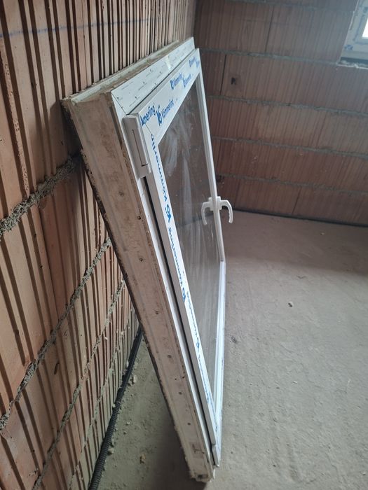 Vând geam termopan 112 x108  NOU !!!