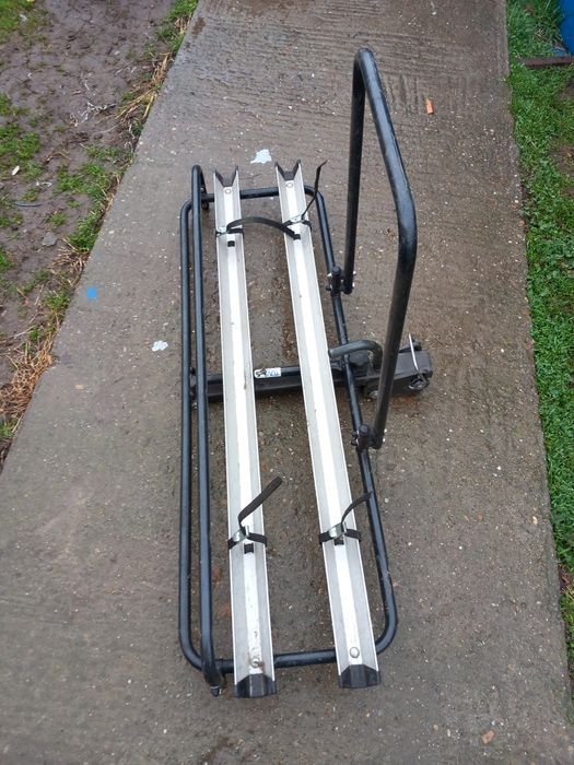 Продавам багажник за два велосипеда за теглич