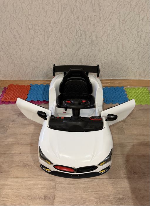 Машинка детская