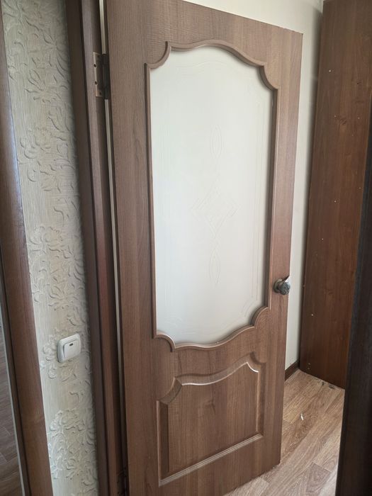 Продам двери б/у