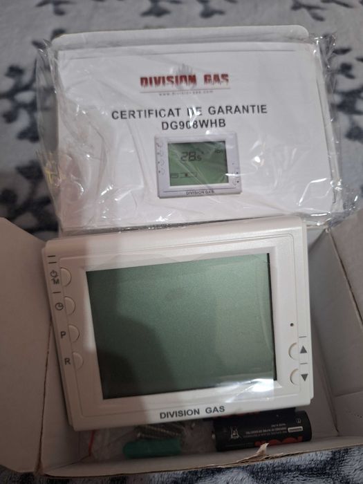 Termostat Ambiental  ( Nou) DIVISION GAS cu fir , ecran digital  .