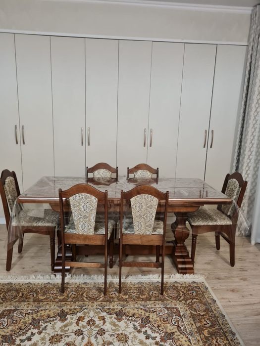 Стол со стульями срочно!