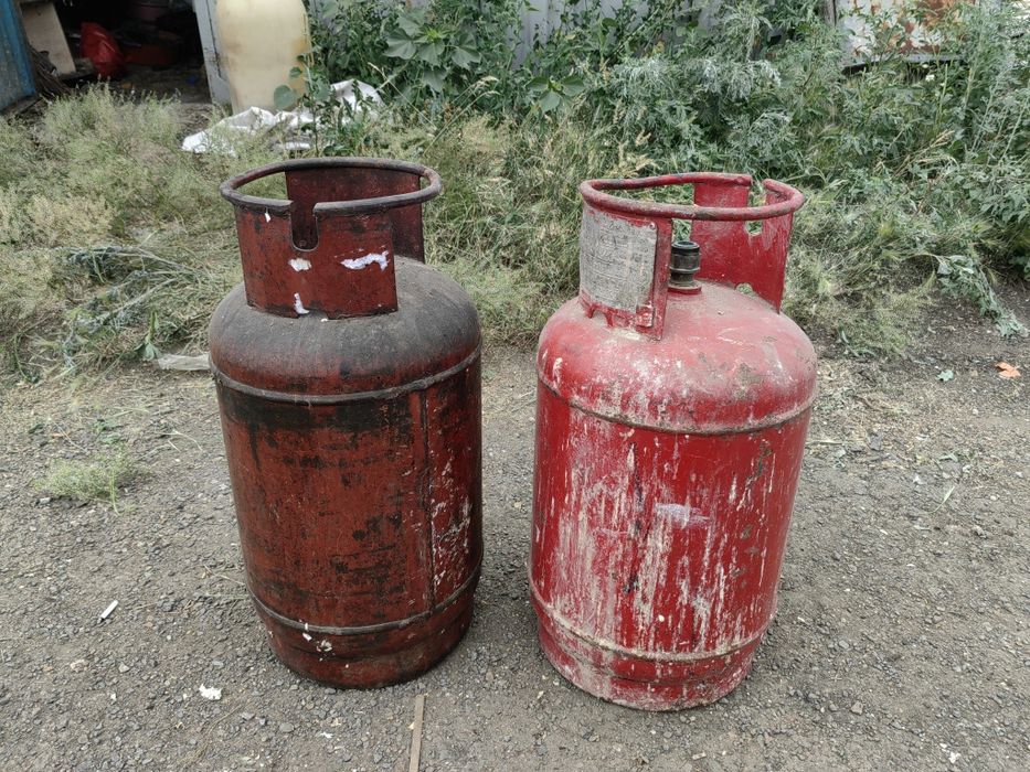 Продам газовый баллон 2шт.