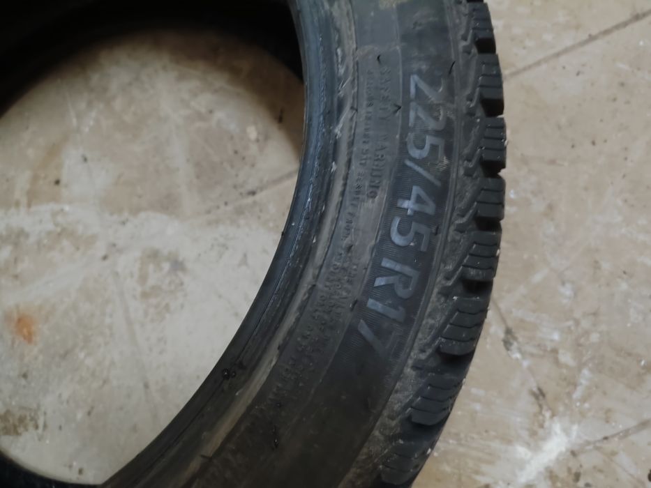 Шины 17 летние пара