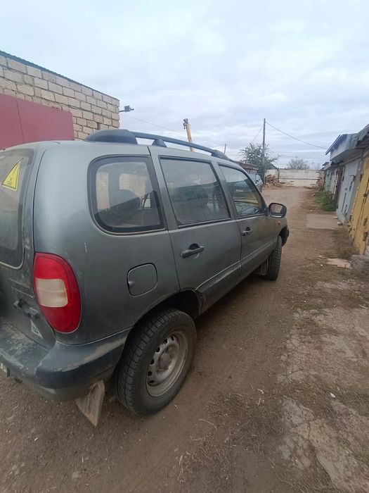 Продам внедорожник ниву шевролет