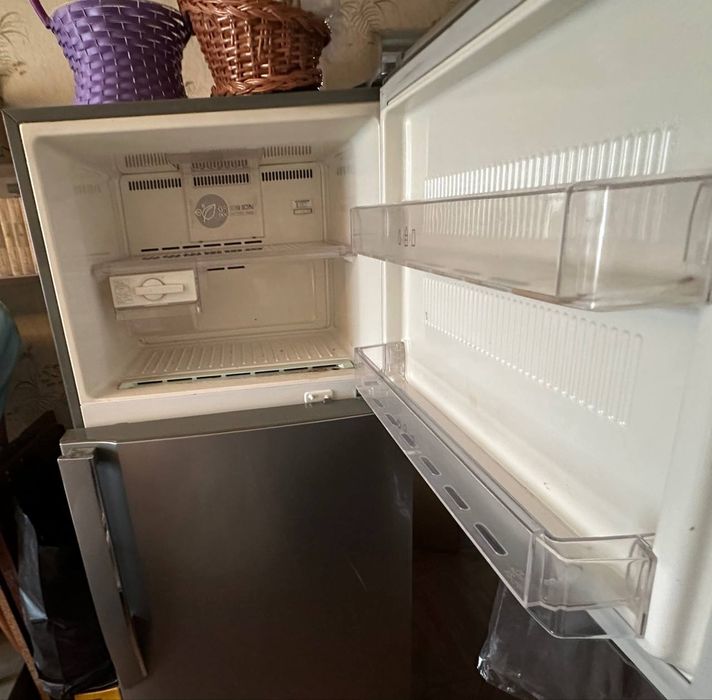 Поодается холодильник LG  в хорошем рабочем состоянии.