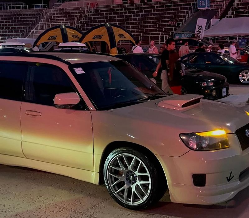 Срочно продам машину subaru