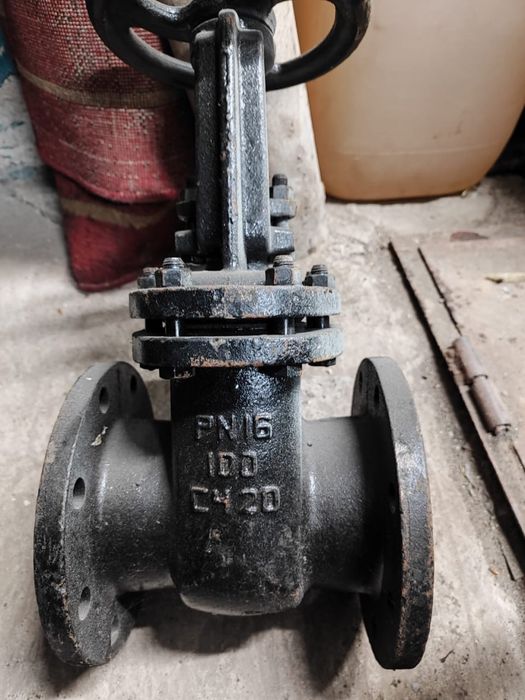 Продам задвижку  Ø100 мм