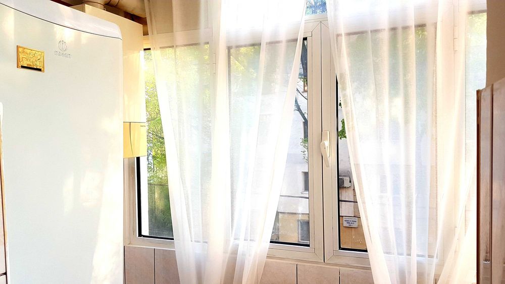 PF Inchiriez Camera intr-un Apartament - doar la o FATA