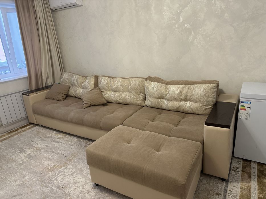 4 метровый большой диван