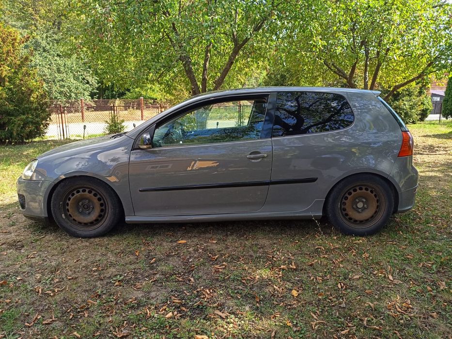Volkswagen Golf V 2.0 Diesel Pachet GTI