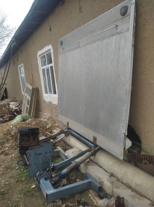 Xalodilnik darvozasi