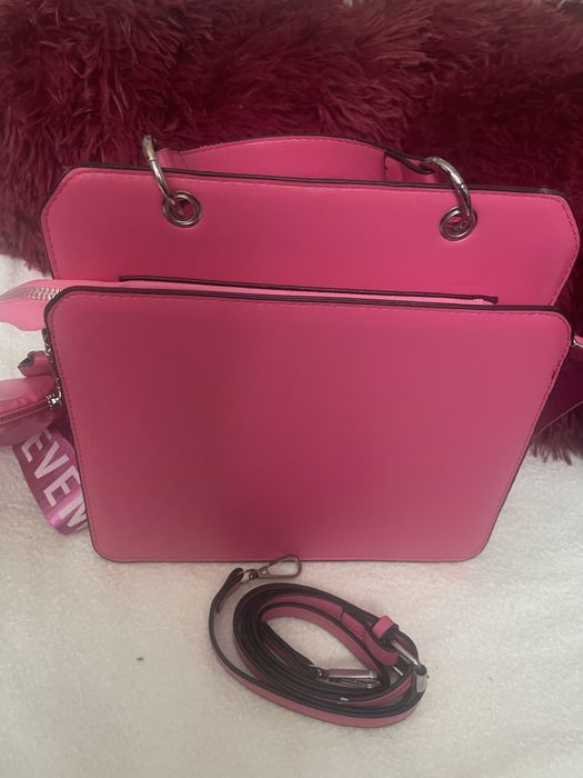 Geanta crosboddy.  noua