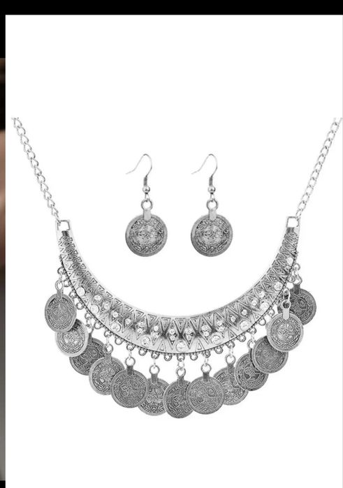 украшения в национальном стиле