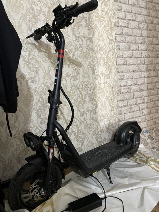 Продам электросамокат