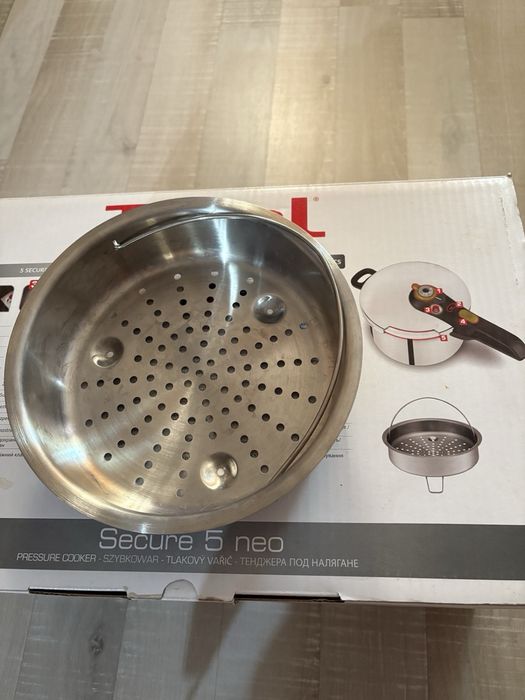 Тенджера под налягане Tefal