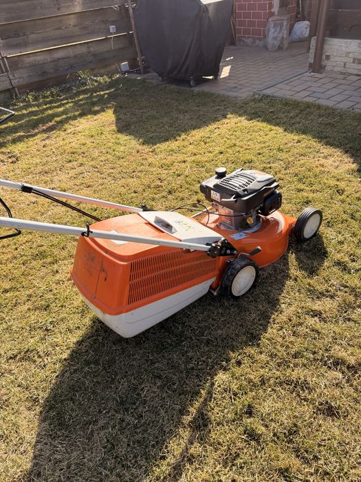 Masina tuns gazonul stihl 248t