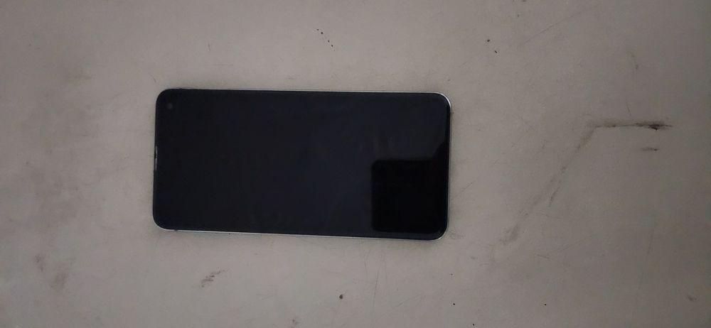 Samsung s10 E garantiya beriladi