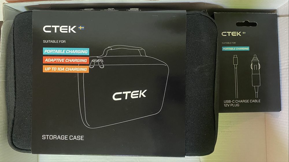 Vand pachet incarcare inteligenta CTEK -baterie+husa/panou solar/cablu