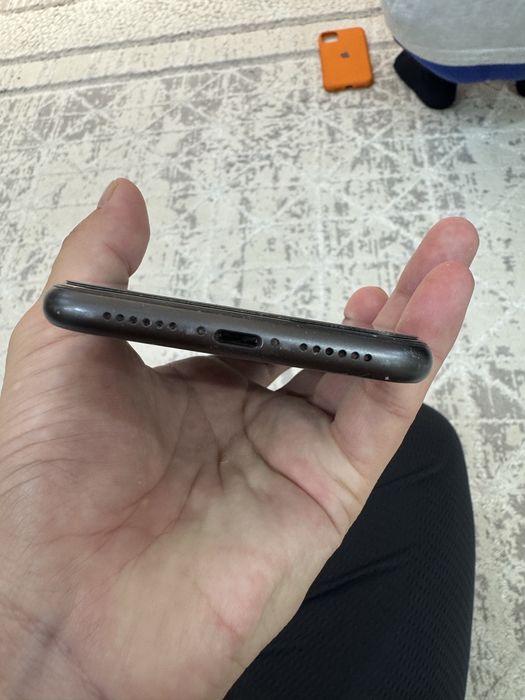 IPhone 11 64 гб продам
