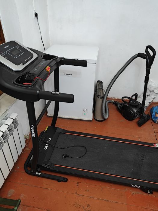 Продам беговую дорожку Genau X30