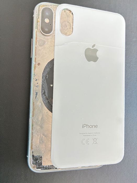 Apple iPhone X 64 GB ЗА ЧАСТИ
