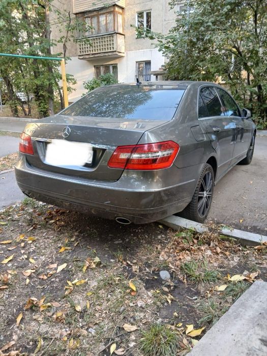 Машина(мерседес)