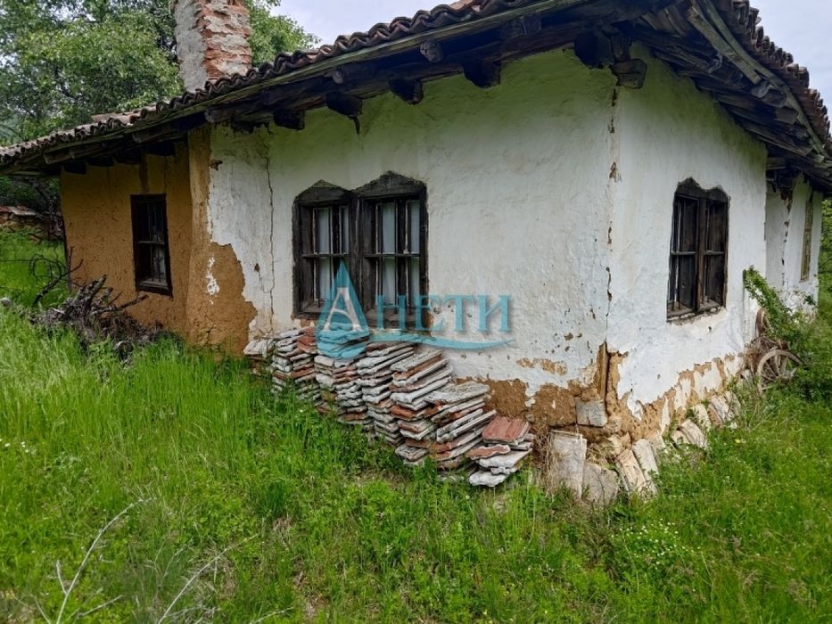 УПИ 3229 м2 в с.Подгорие с Разртешение за строеж на 4 къщи, южен склон