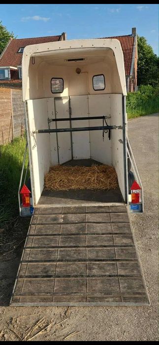 Remorca cai remorca animale