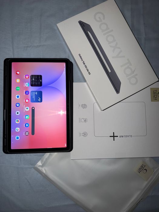 Продавам чисто нов таблет Samsung galaxy s10 lite 5g 128gb grey