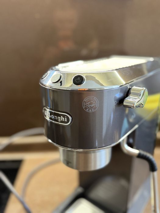 Кафемашина DeLonghi Dedica Arte EC885.GY