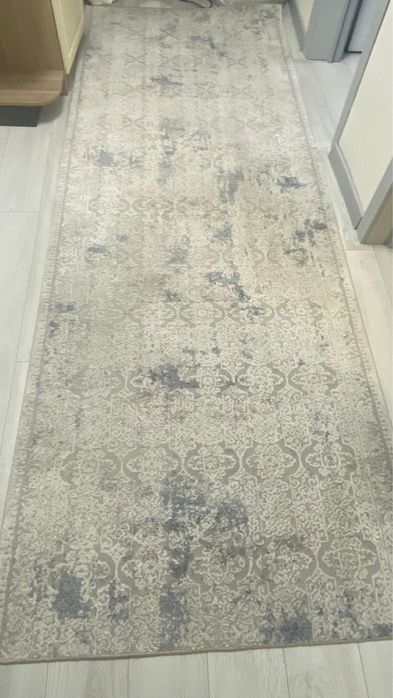 Продам дорожку для прихожей