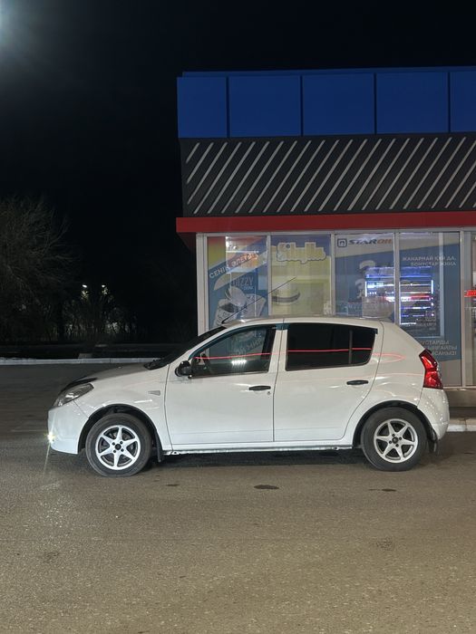 Продам Renault Sandero 2012года