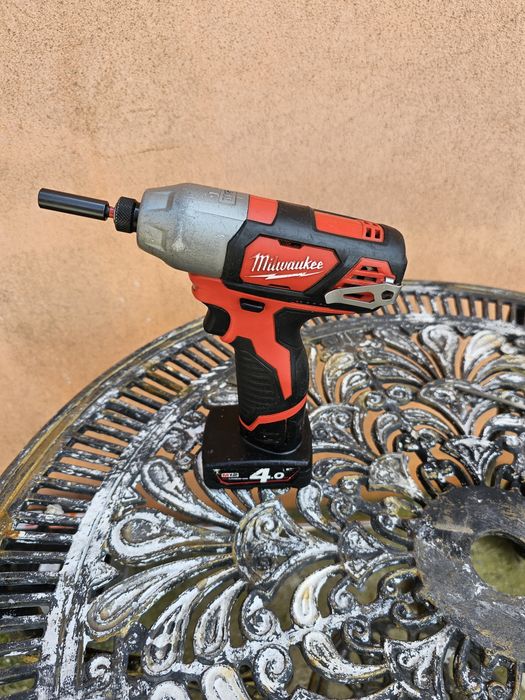 Impact milwaukee m12