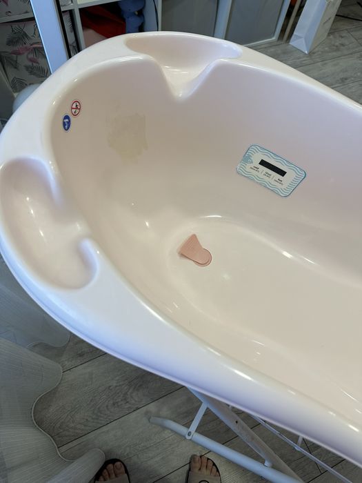 Детская ванна с ножками