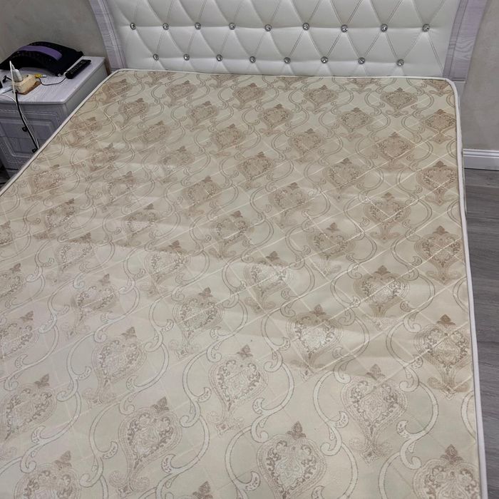 Продается Матрас 220×160
