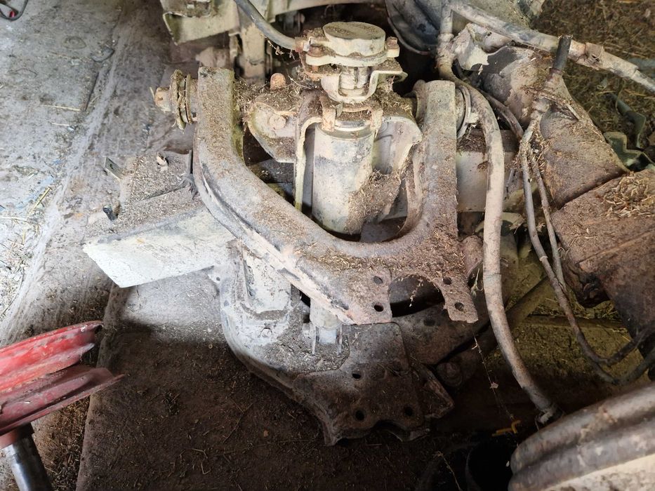 Vând diferite piese de Daihatsu Feroza