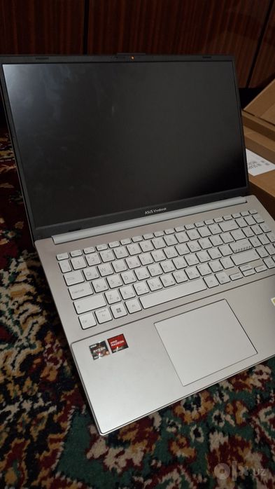 Asus Vivobook  Windows 10 pro