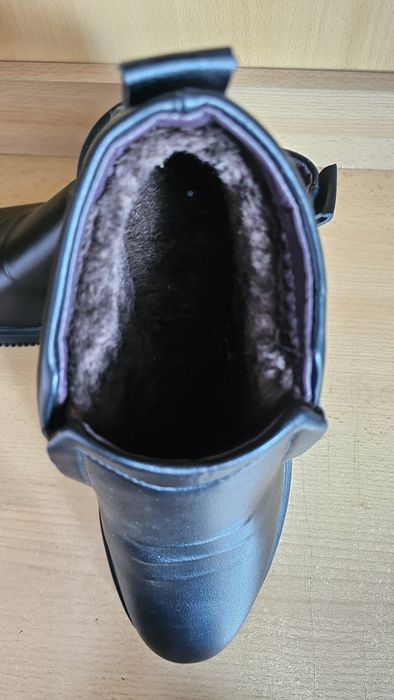 Утеплённые ботинки