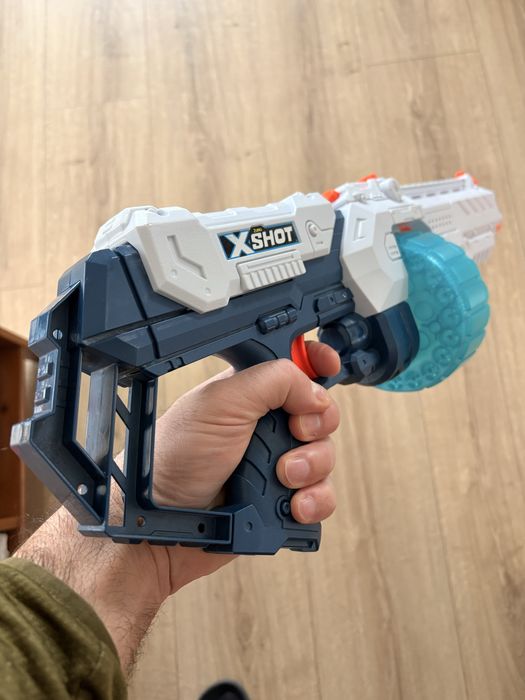 2 jucării pusti NERF originale, stare bună, puțin folosite