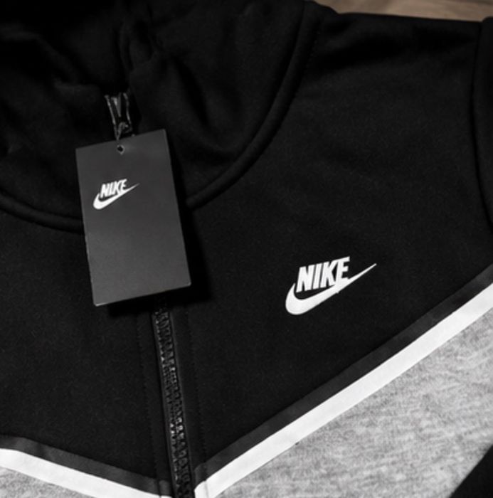 Продам Nike Tech Fleece серая