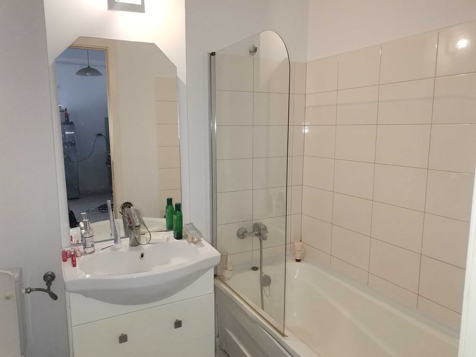 inchiriez apartament cu 2 camere, bloc nou, zona Auchan Iris