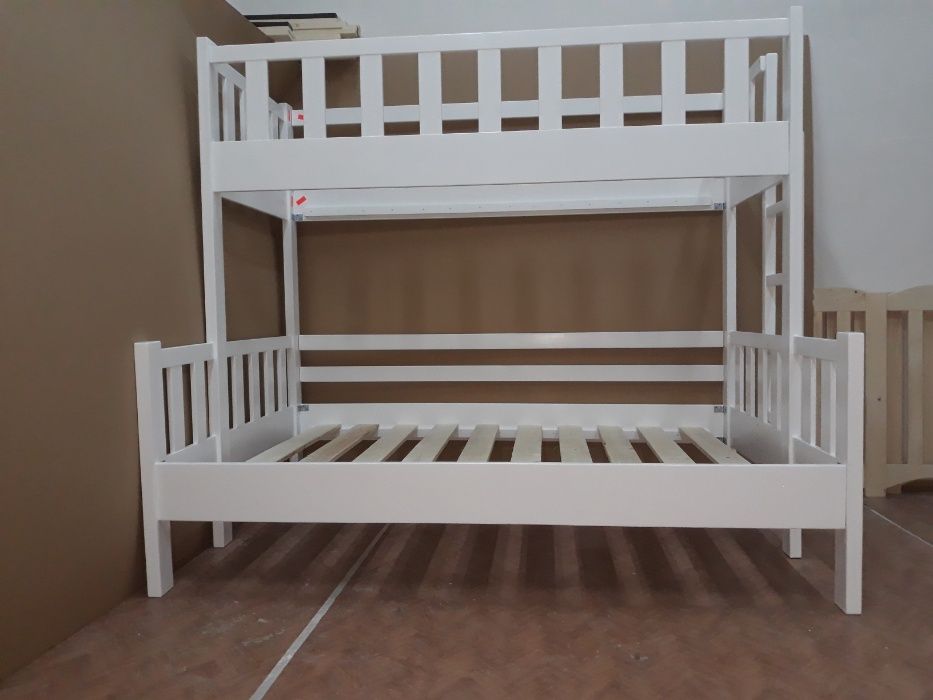 TRANSPORT GRATUIT.Pat etajat din lemn masiv cod 3007