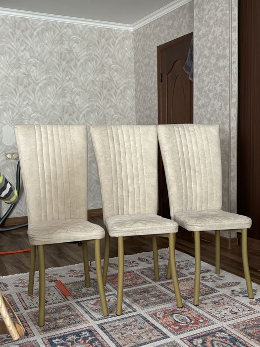 Стуля 9000 тенге