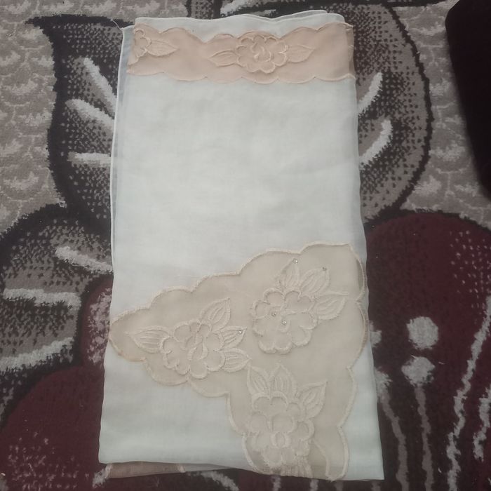 Ayollar ro‘mollari hadya qilinadi